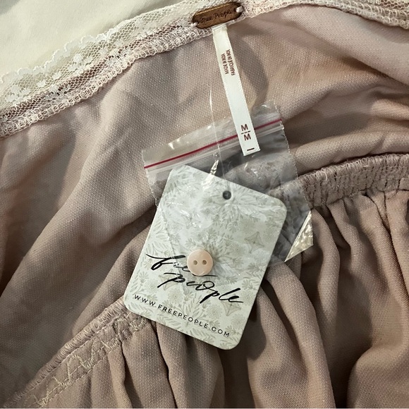 Free People new w/ tags let’s voyage, blush, pink velvet, lace floral blouse M - Picture 4 of 16